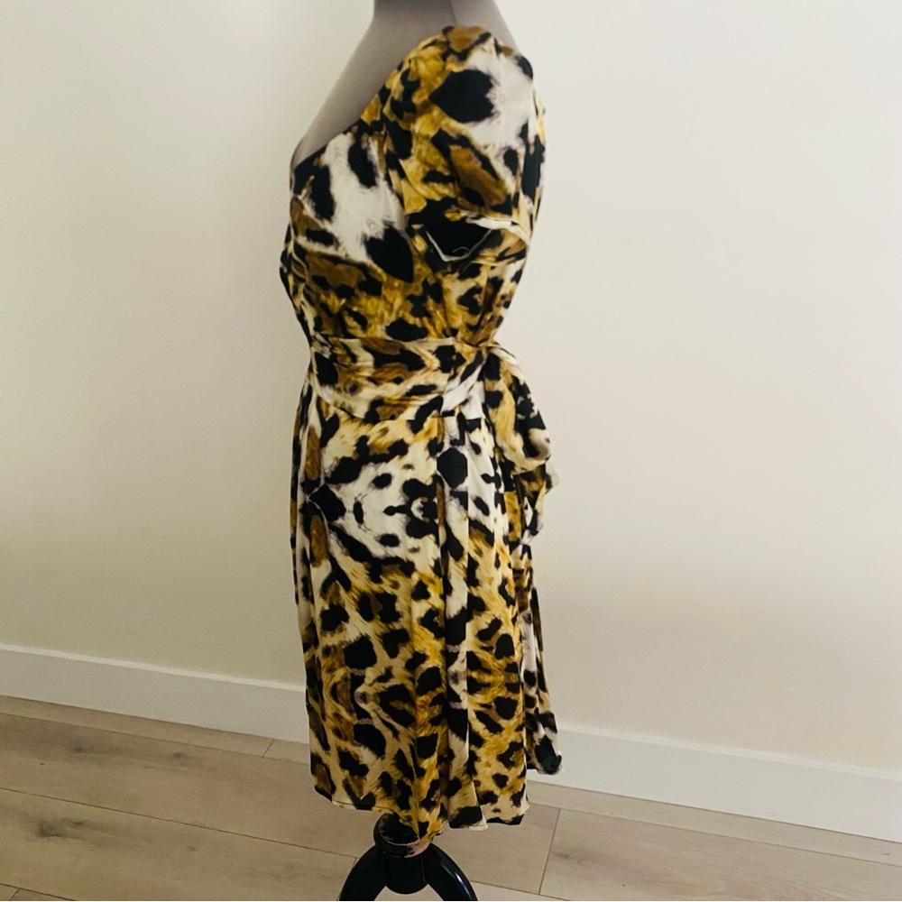 Leopard Print Betsey Johnson V-Neck Wrap Dress in Yellow and Black - Picture 7 of 10